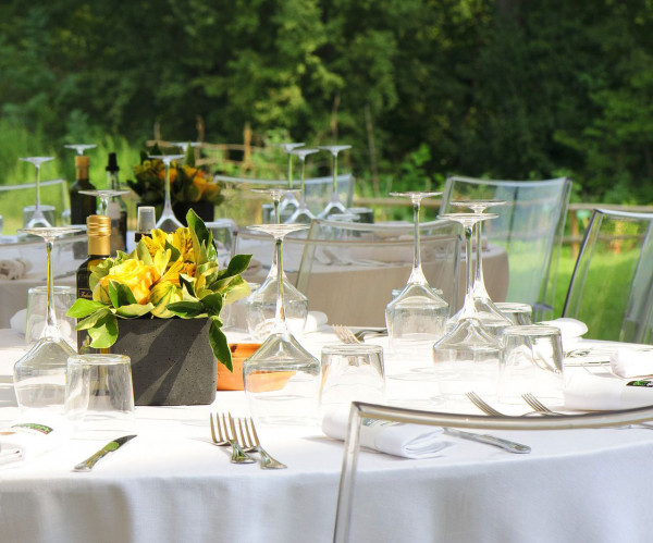 Tischdecke Klara, oval, weiß, ohne Muster, 160x280